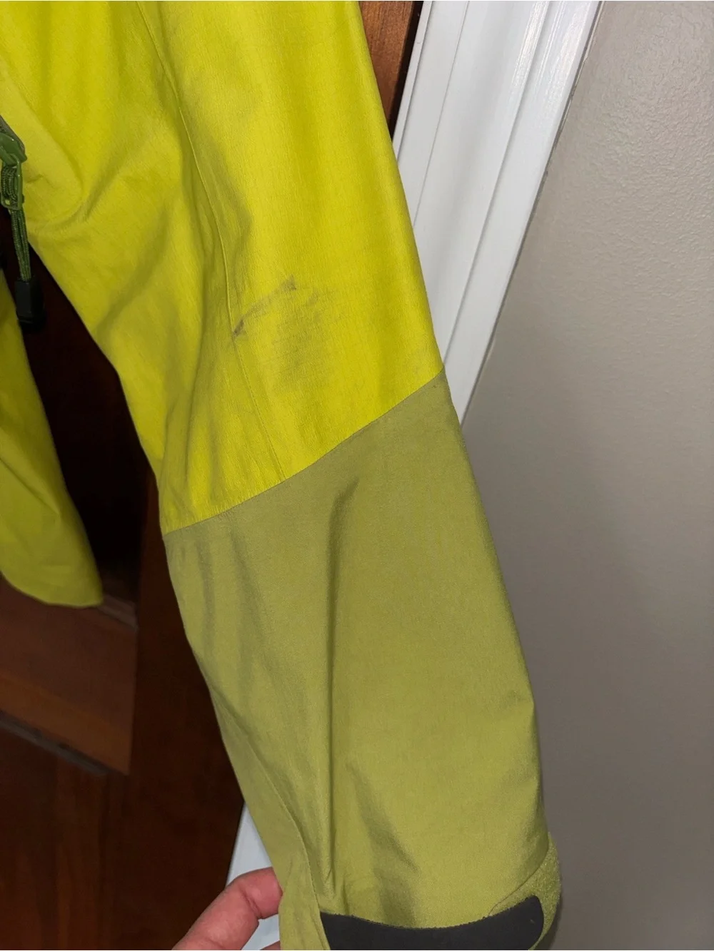 Arc'teryx Beta AR Jacket - Picture 6 of 13